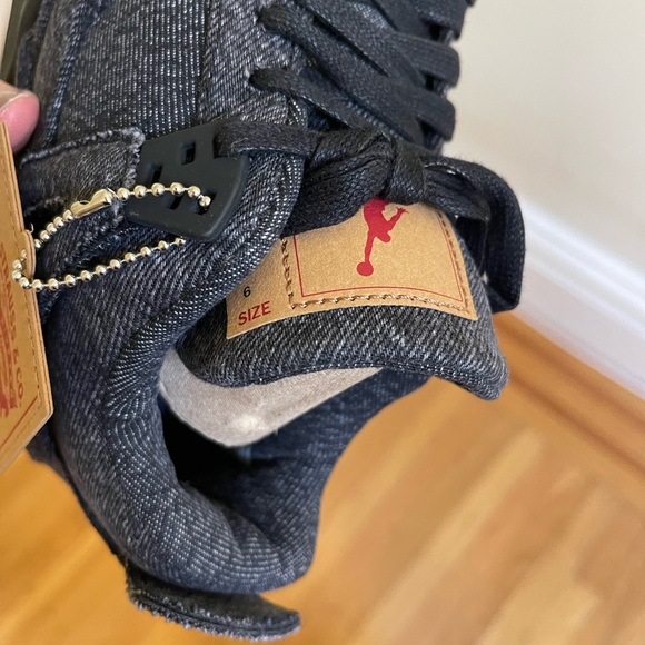 Jordan 4 Retro Levi’s Black (GS) - Size 6Y - Picture 9 of 10